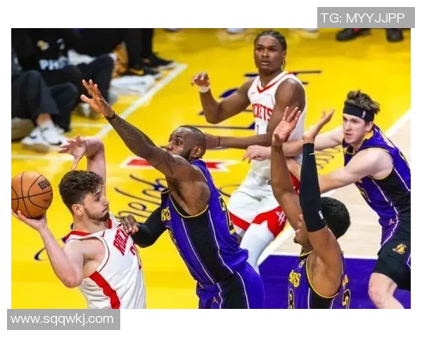 2010年湖人对火箭激战回顾：经典对决与精彩瞬间的深度解析