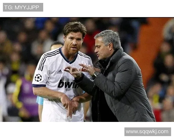 穆帅太牛！本菲卡上天了！欧冠2：0打败那不勒斯，晋级有望